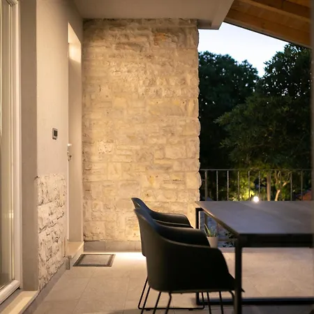 The Plaza Ground Floor * Prižba