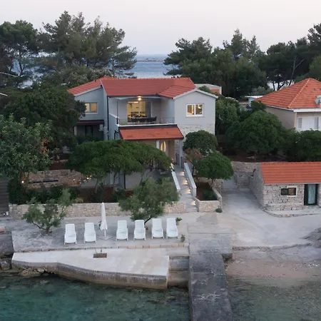 The Plaza Ground Floor Apartman Prižba