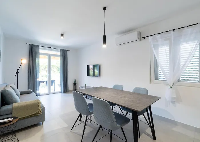 شقة The Plaza Ground Floor