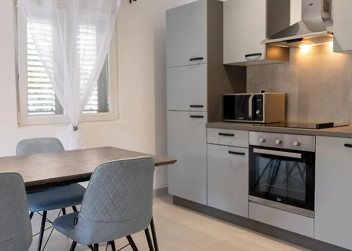 The Plaza Ground Floor شقة